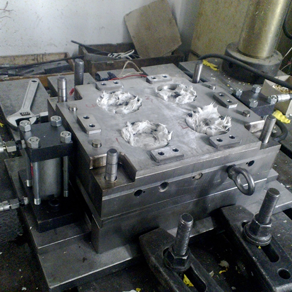 SMC compression mould 01